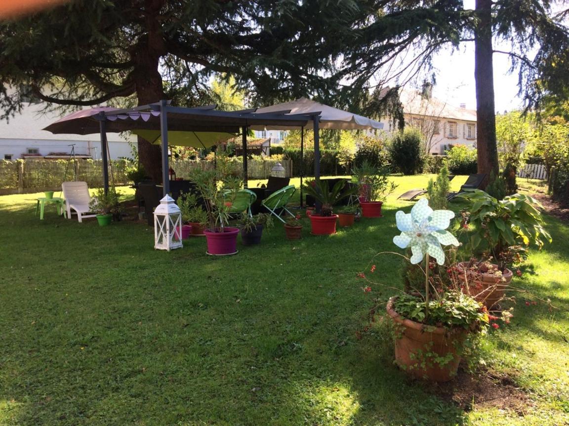 Clos Du Bourg Acomodação com café da manhã Saint-Cyr-en-Val Exterior foto